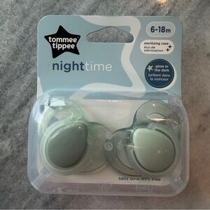 Tommee Tippee Night Time Glow in the Dark Pacifiers | 6-18m, 2 Count Green NEW